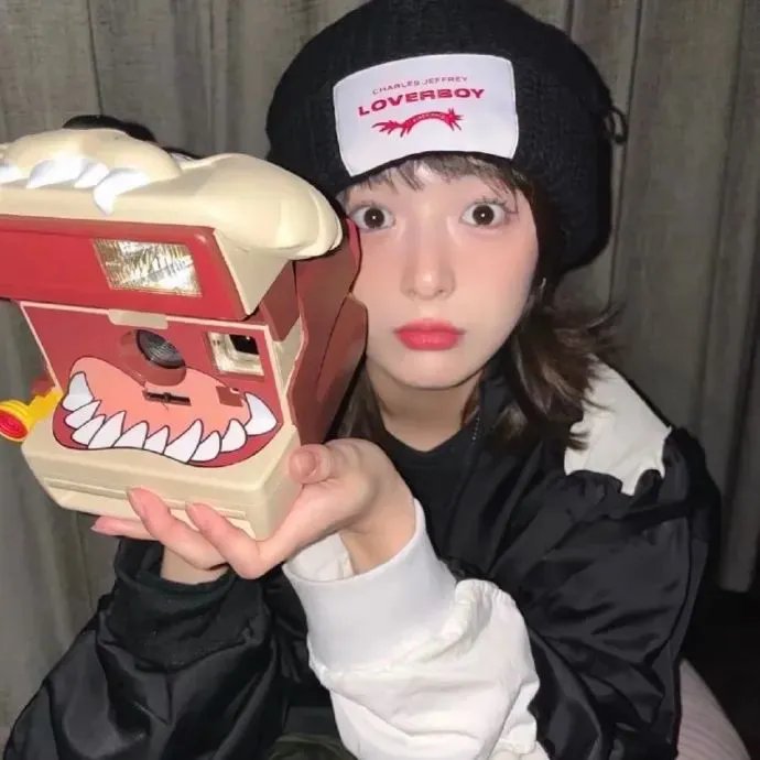 商谍